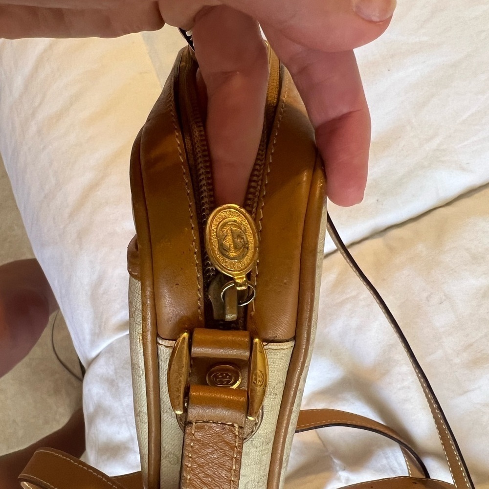 Authenticated Vintage Gucci GG Coated Canvas Leather Crossbody 007•59•0095 - Picture 11 of 16